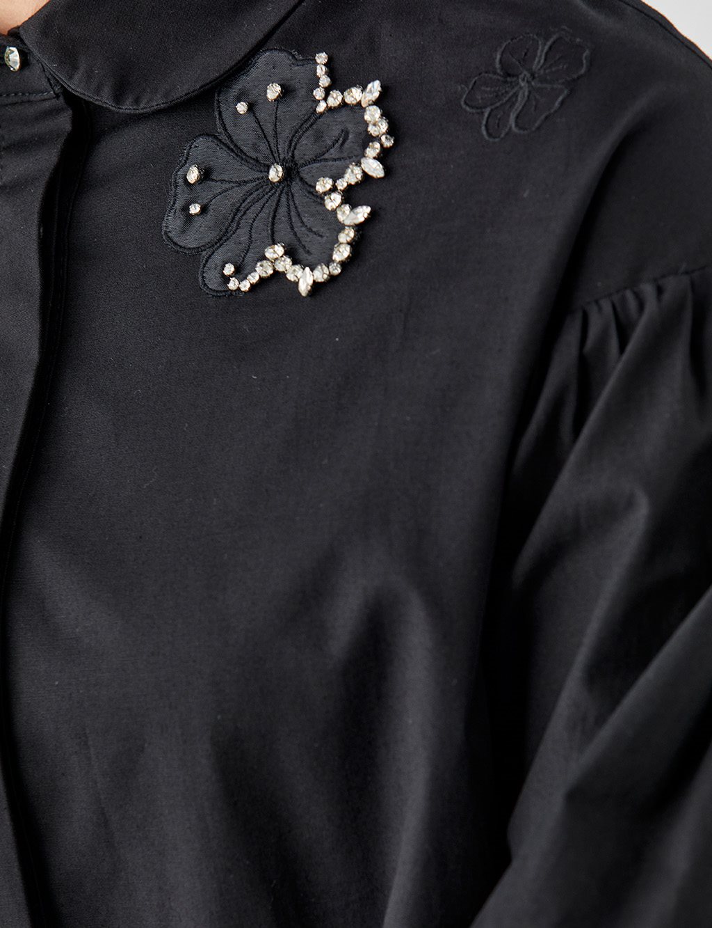 Stone Embellished Floral Embroidered Tunic Black