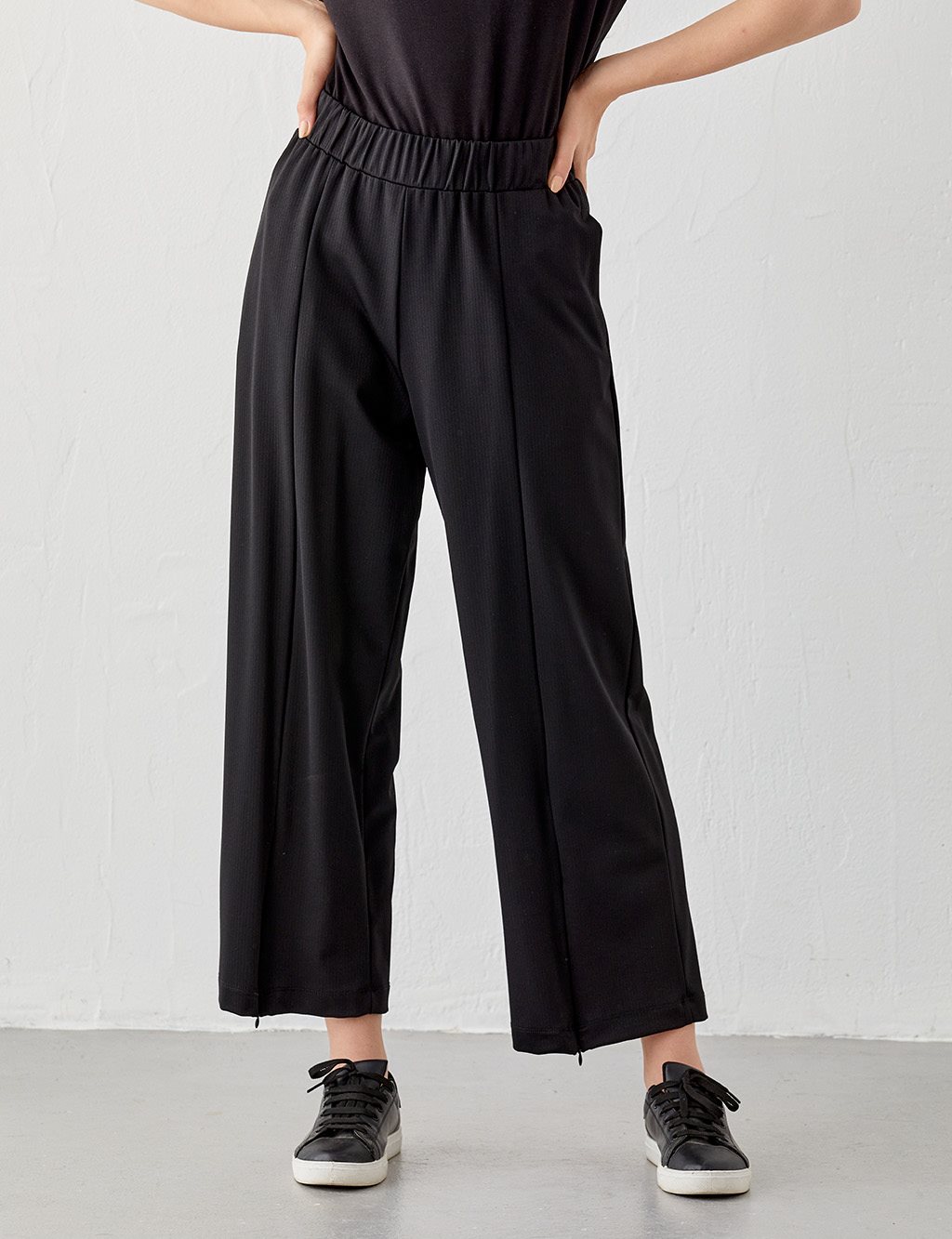 Zippered Leg Sports Pants Black