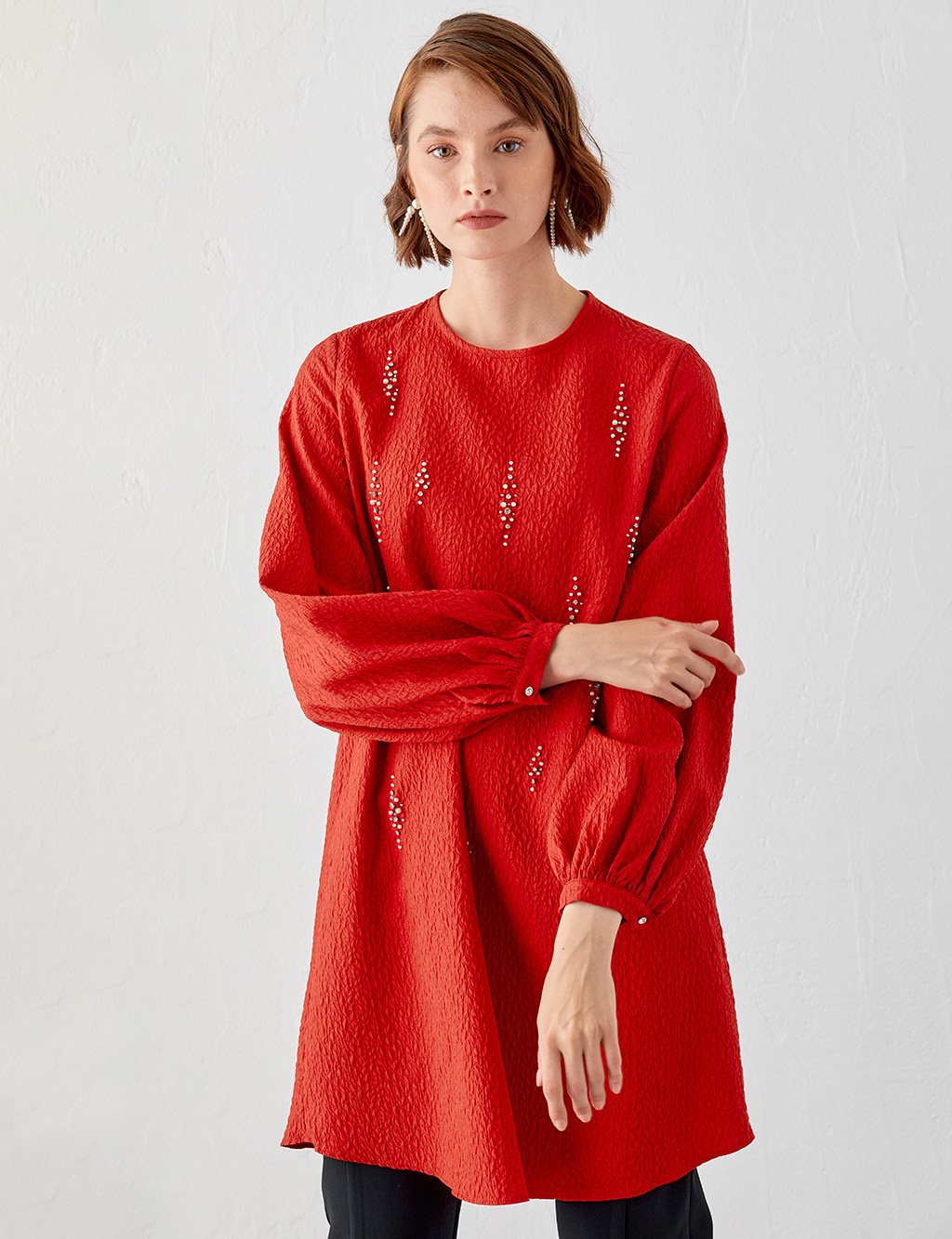 Boncuk İşlemeli Crinkle Tunik Kırmızı