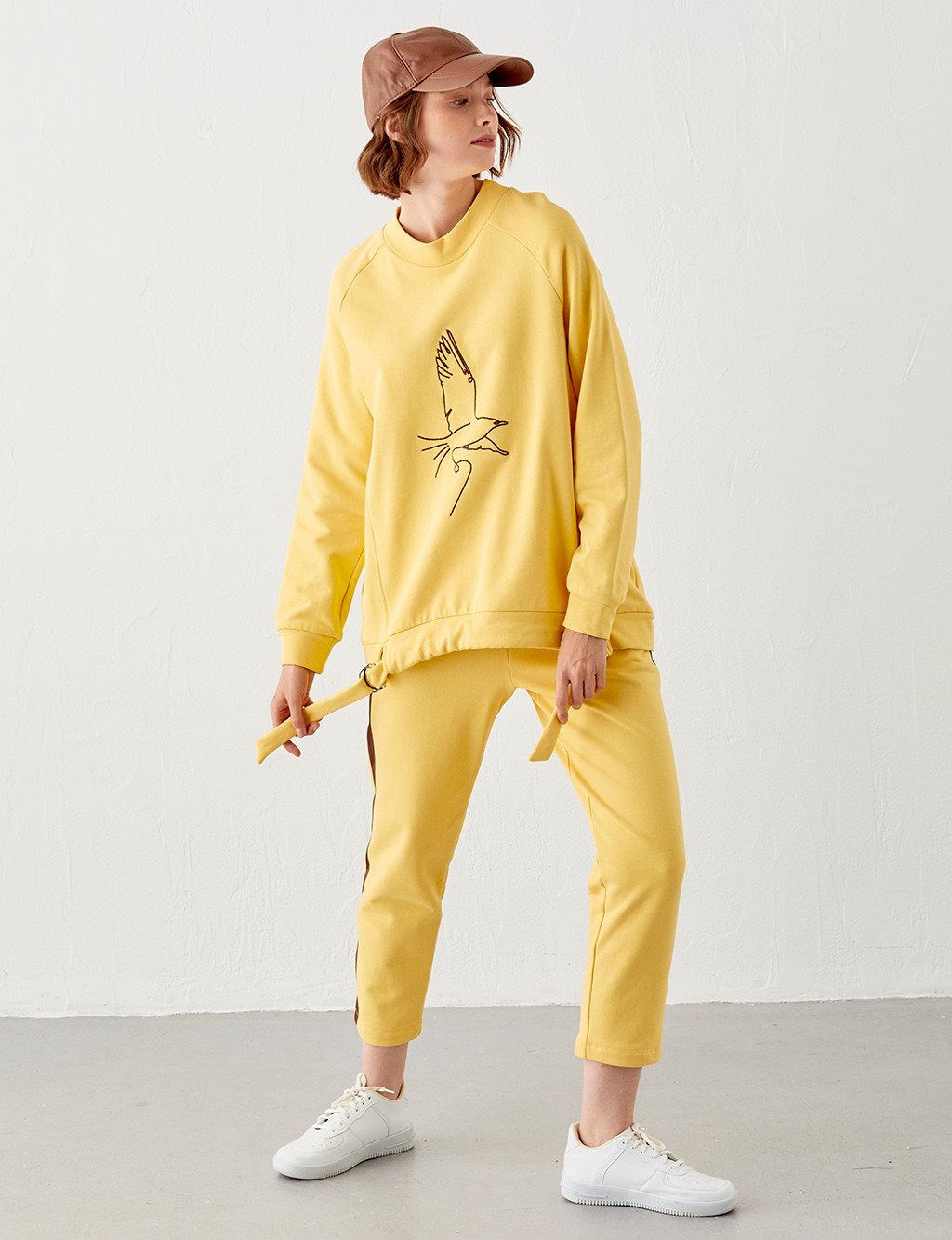 Bird Figure Embroidered Sweatshirt Yellow