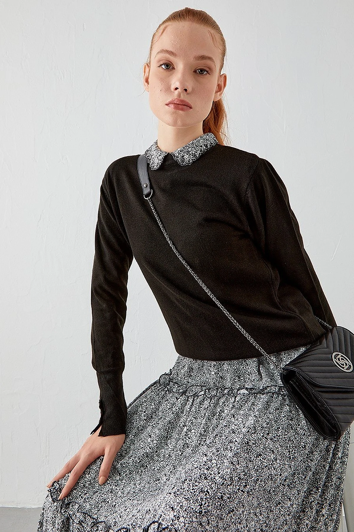 Round Neck Collar Knitwear Sweater Black