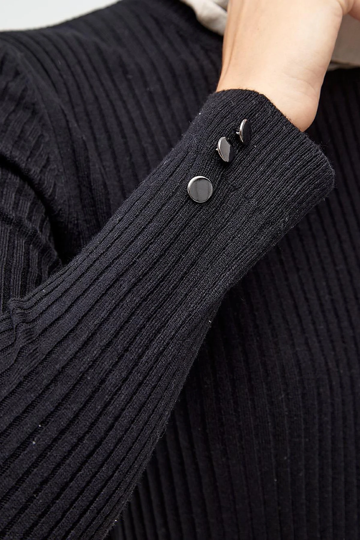 Zero Collar Ribbed Knitted Sweater Black