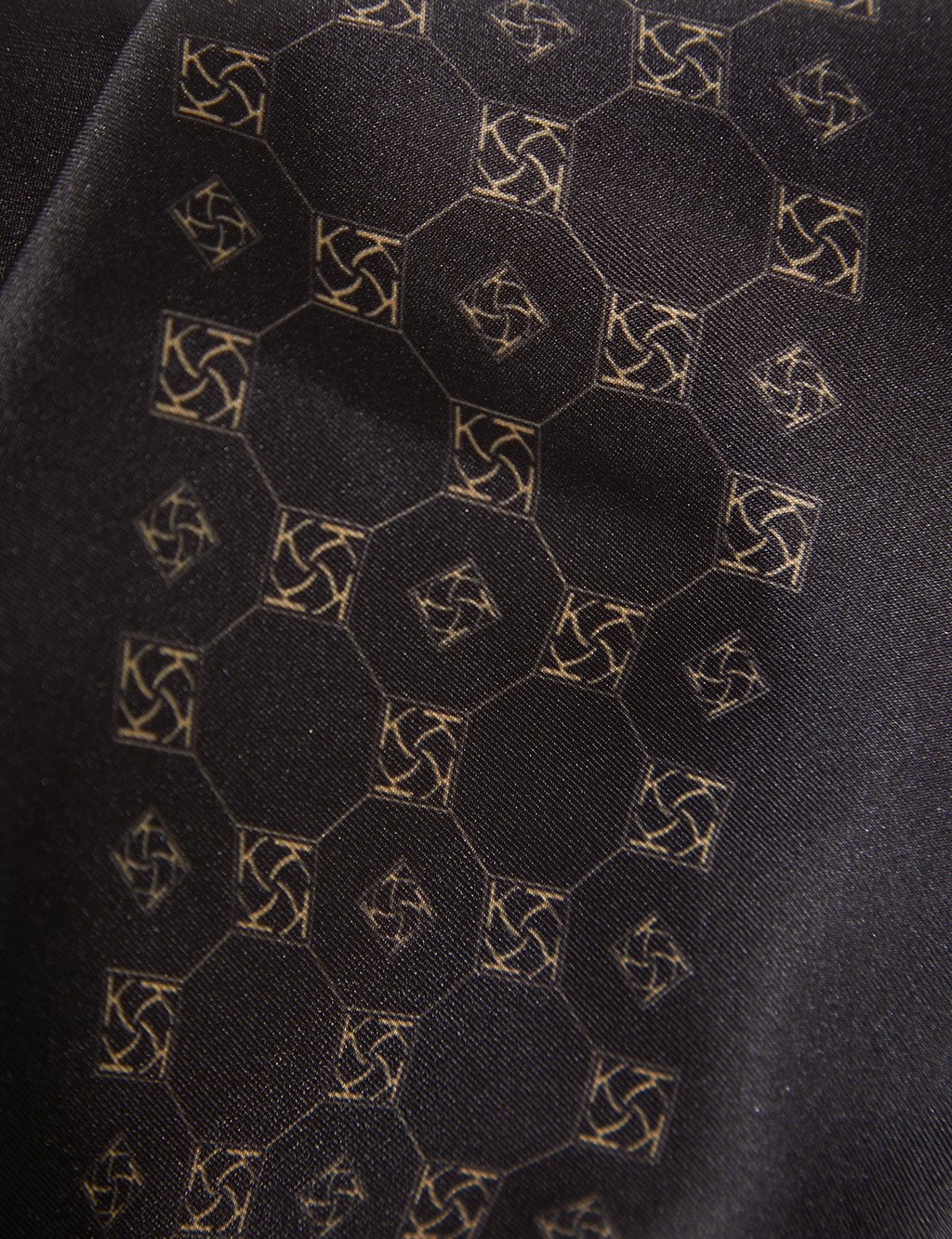Monogram Şeritli Eşarp Siyah-Gold