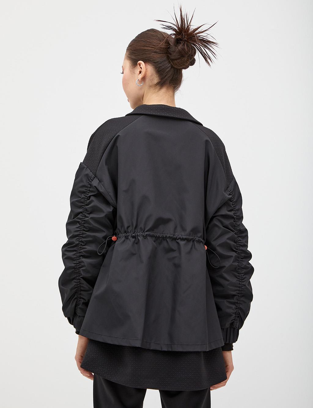 Double Pocketed Embossed Jacket Black