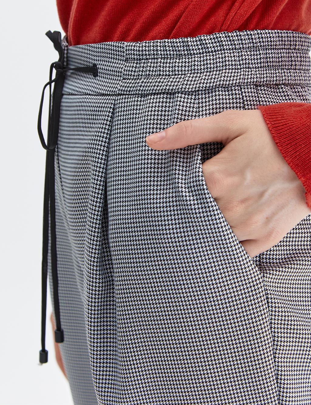 Houndstooth Patterned Slouchy Pants Black