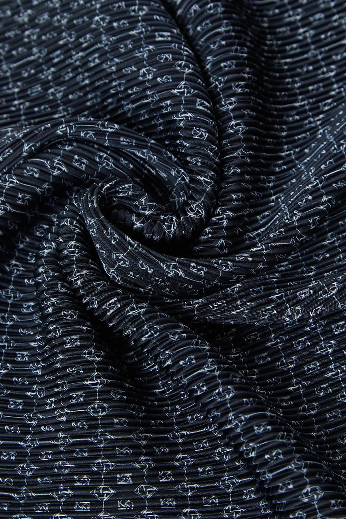 Hexagonal Monogram Pleated Scarf Navy