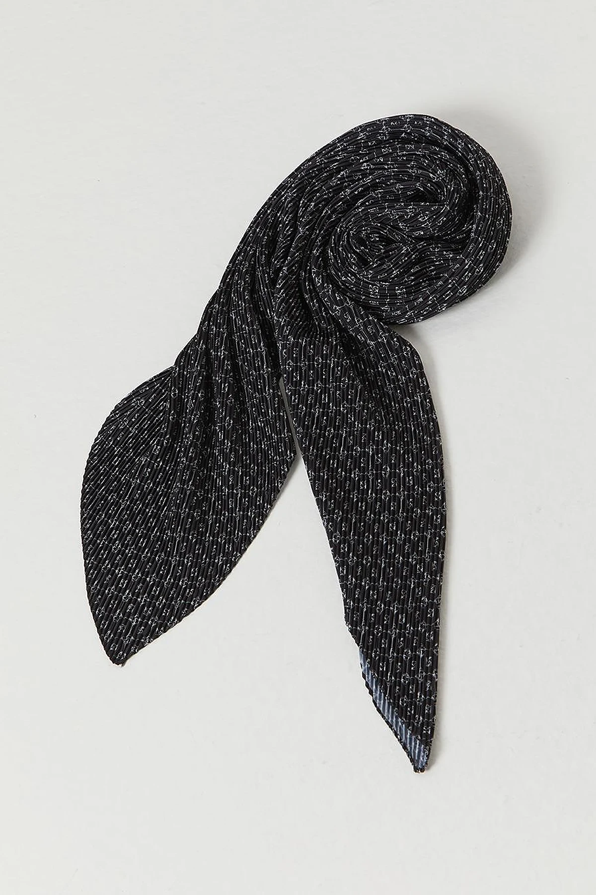 Hexagonal Monogram Pleated Scarf Black
