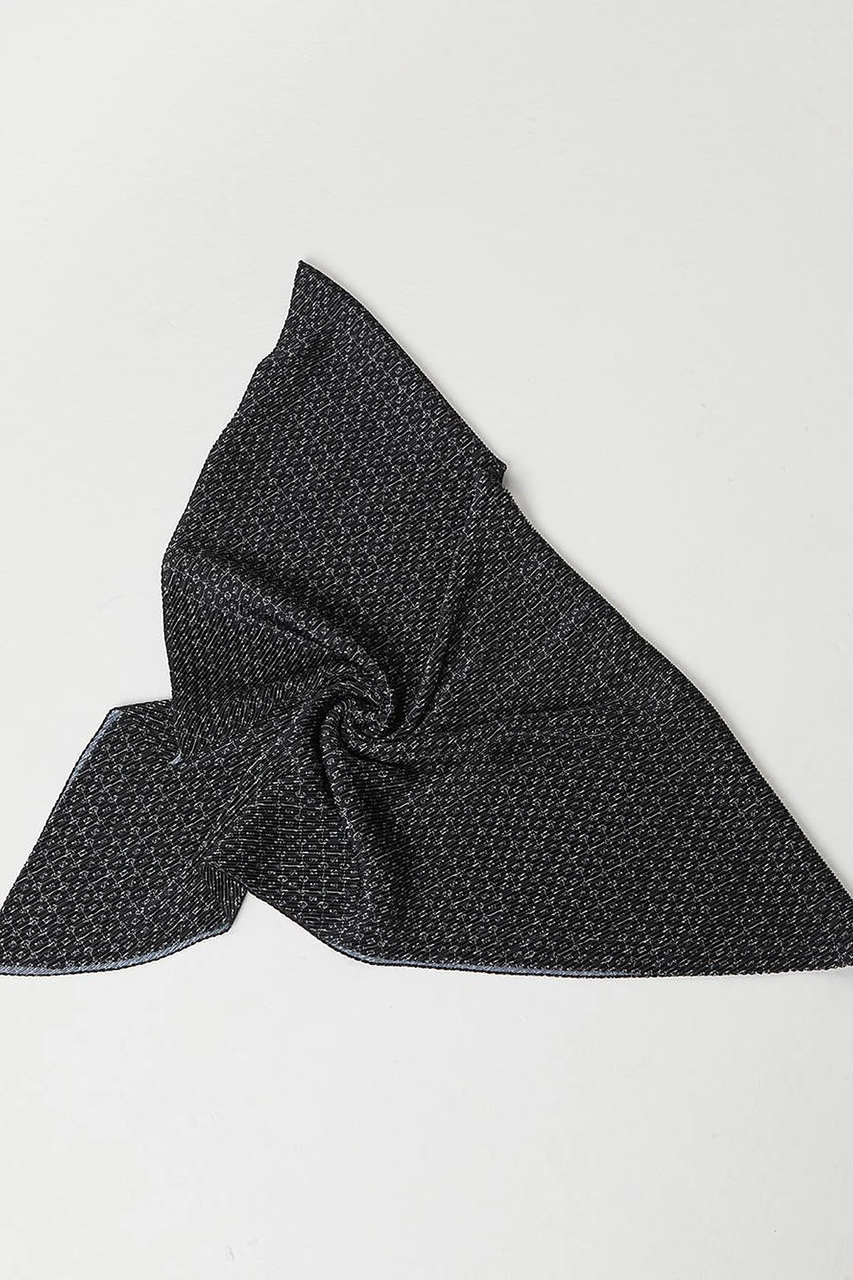 Hexagonal Monogram Pleated Scarf Black
