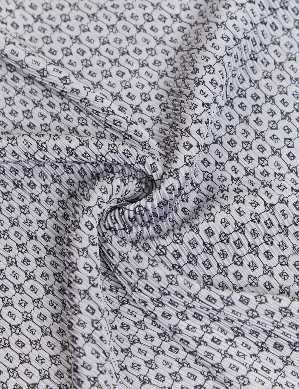 Hexagonal Monogram Pleated Scarf Grey