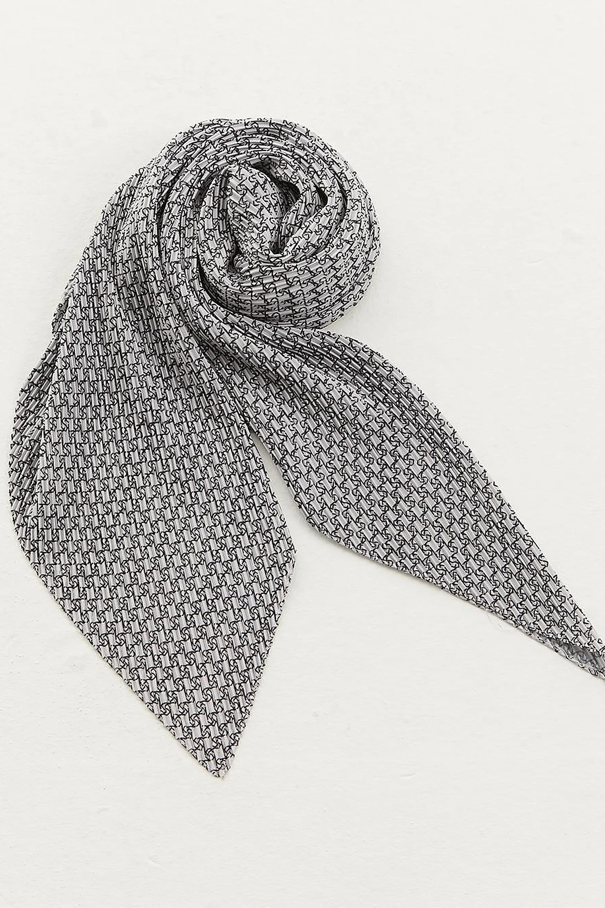 Zincir Monogram Piliseli Eşarp Gri