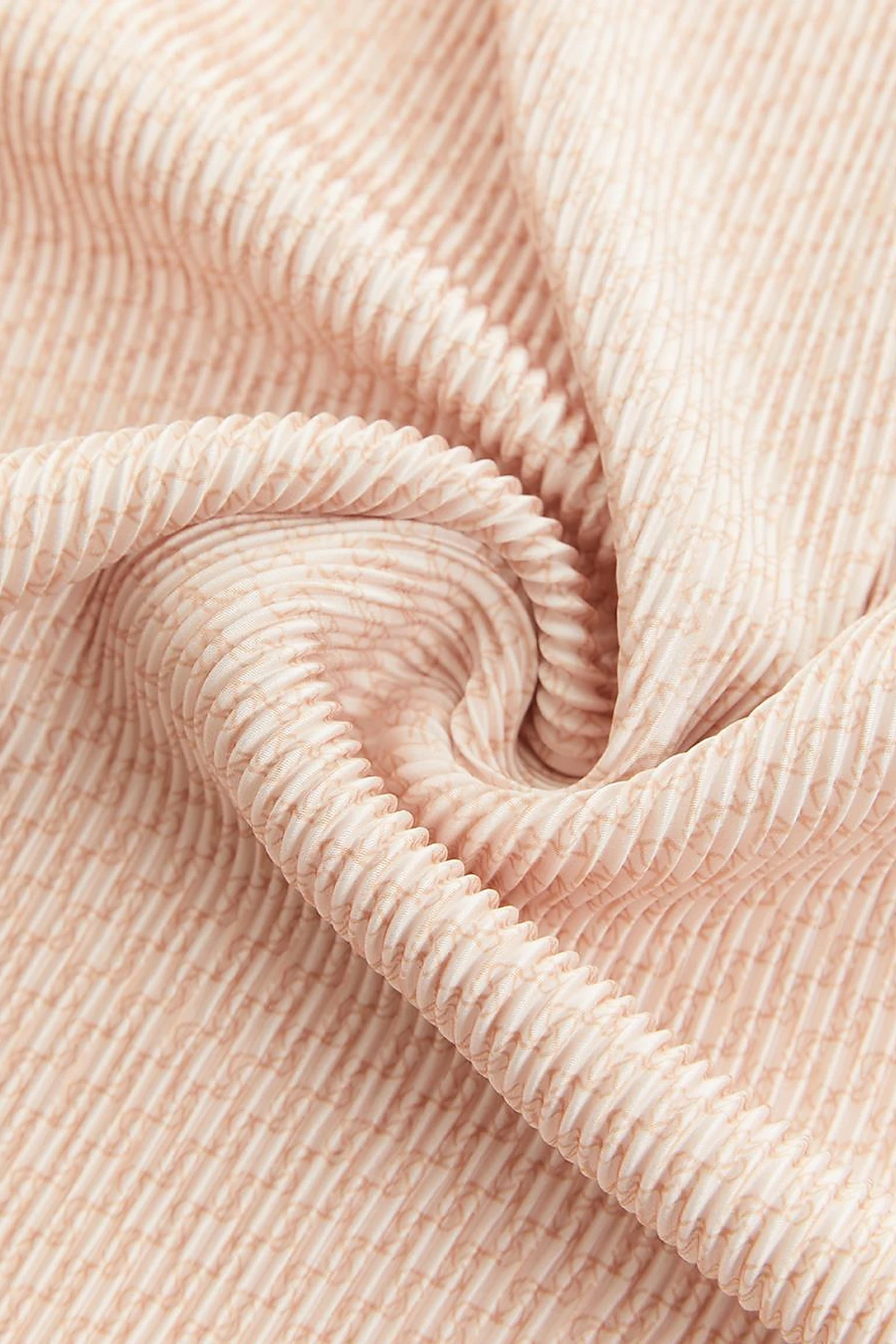 Zincir Monogram Piliseli Eşarp Krem
