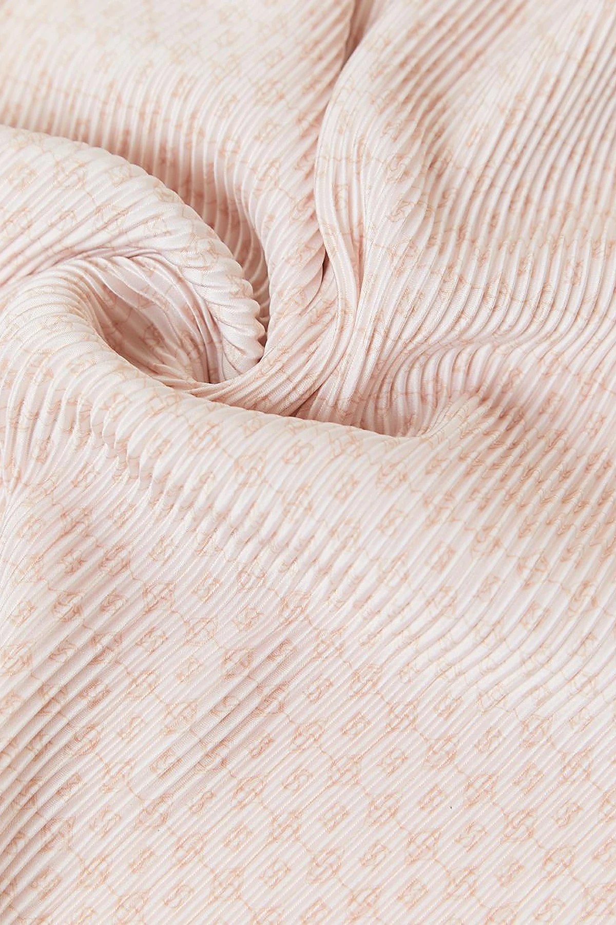 Hexagonal Monogram Pleated Scarf Cream