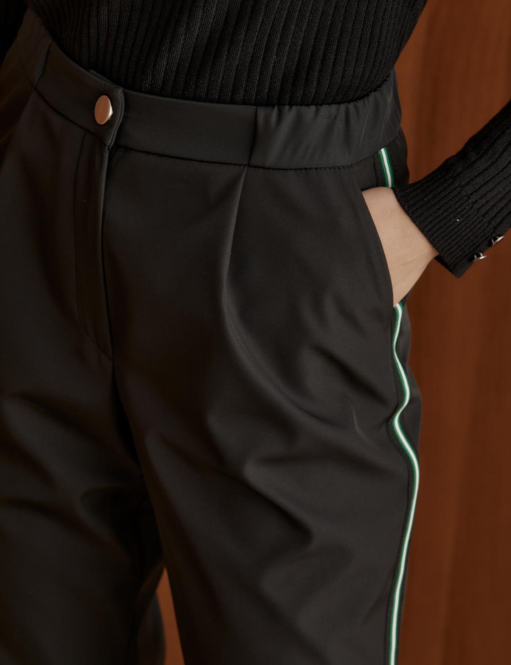 Şerit Detaylı Pileli Pantolon Siyah