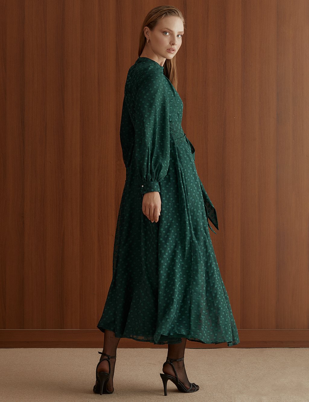 Pleated Full Length Dress Emerald ürünler defolu ürünlerdir bu nedenle satışa kapatılmıştır