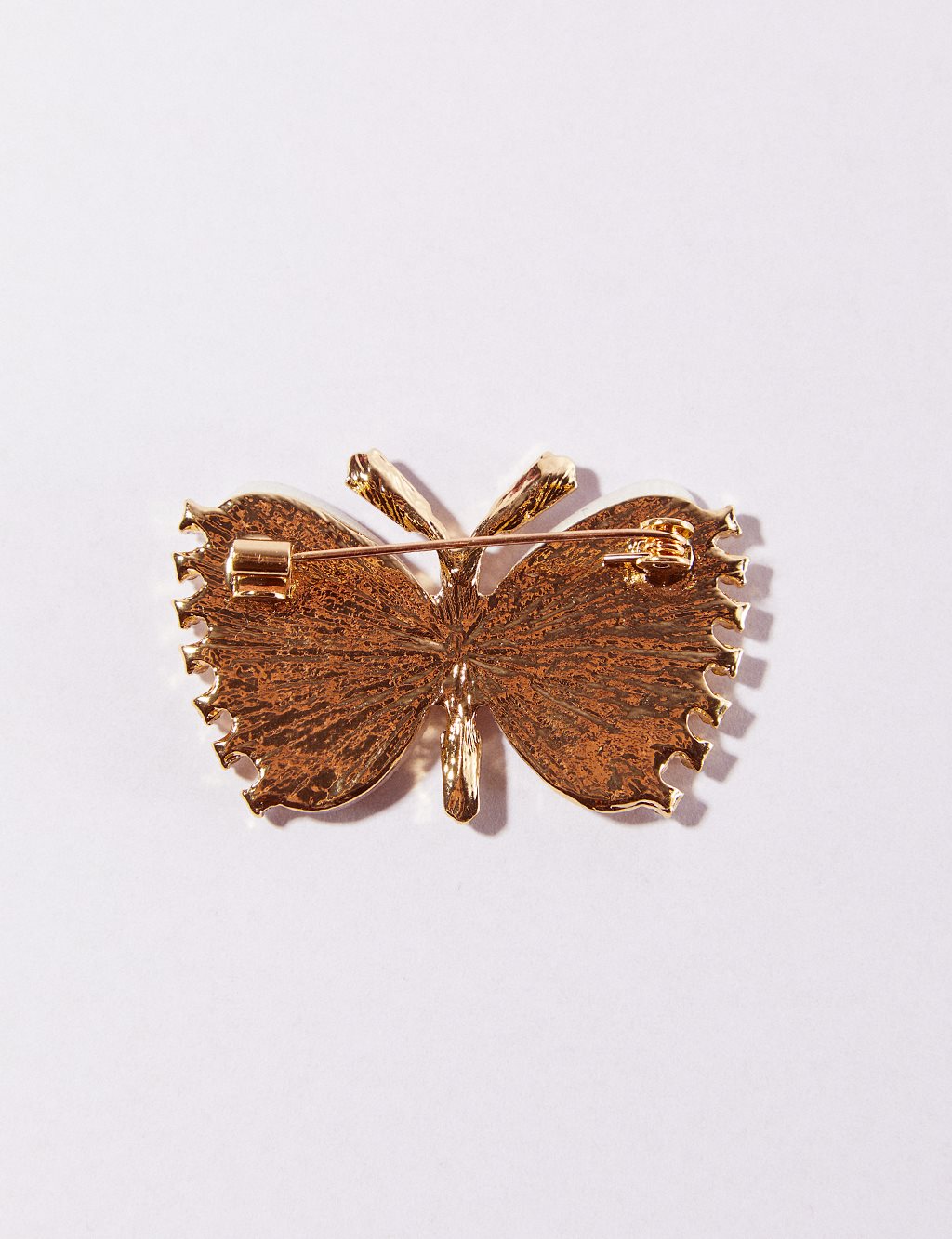 Kelebek Figürlü Taşlı Broş Gold