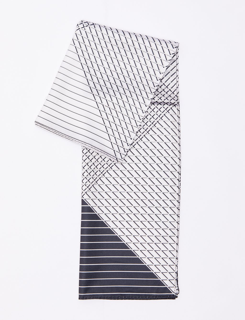 Geometric Patterned Scarf Black-White