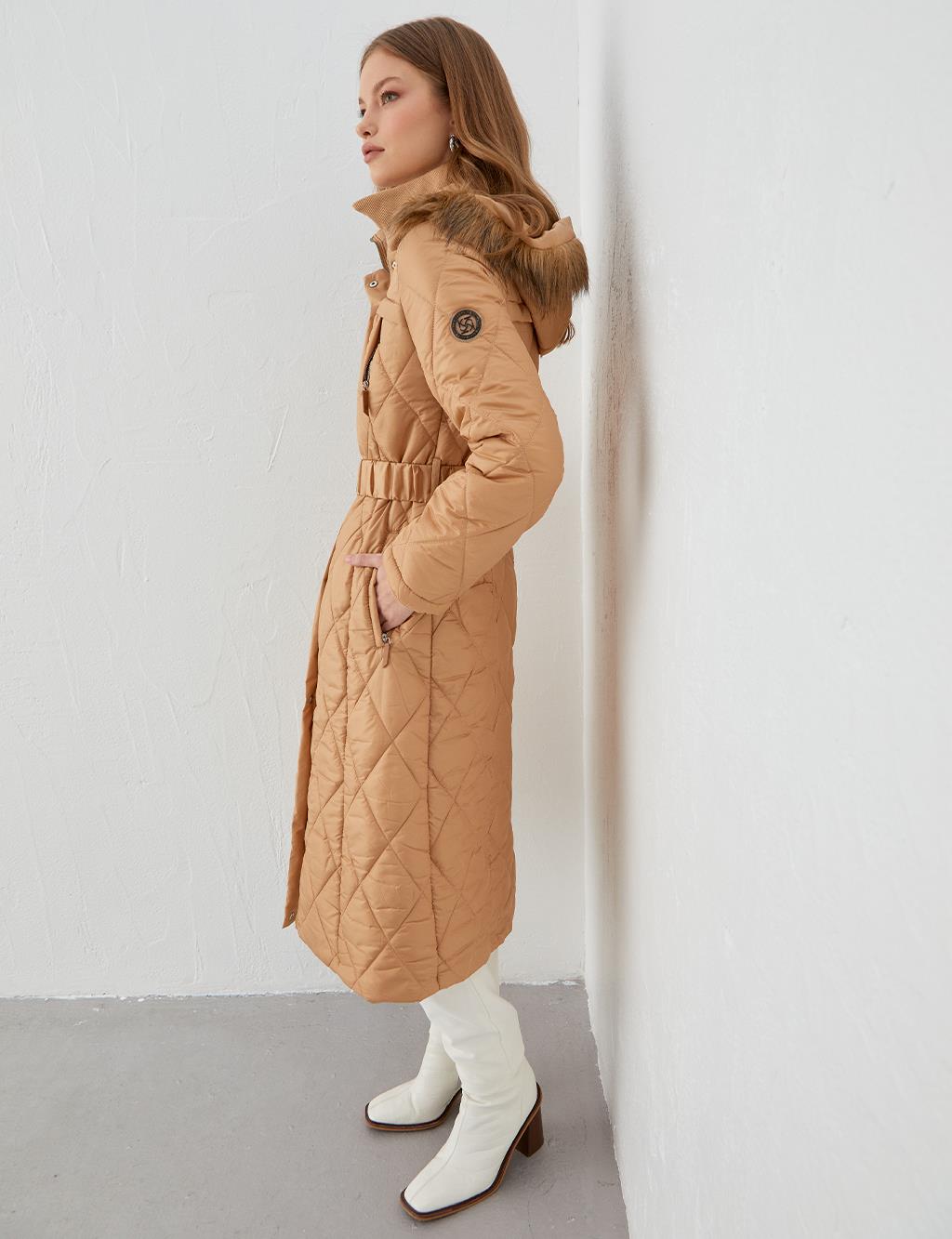 Diamond Patterned Quilted Inflatable Coat Beige