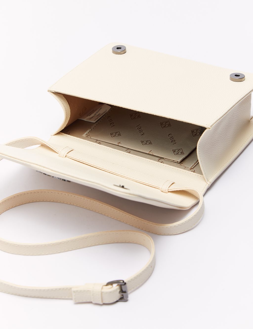 Dikiş Detaylı Kapaklı Çanta Krem