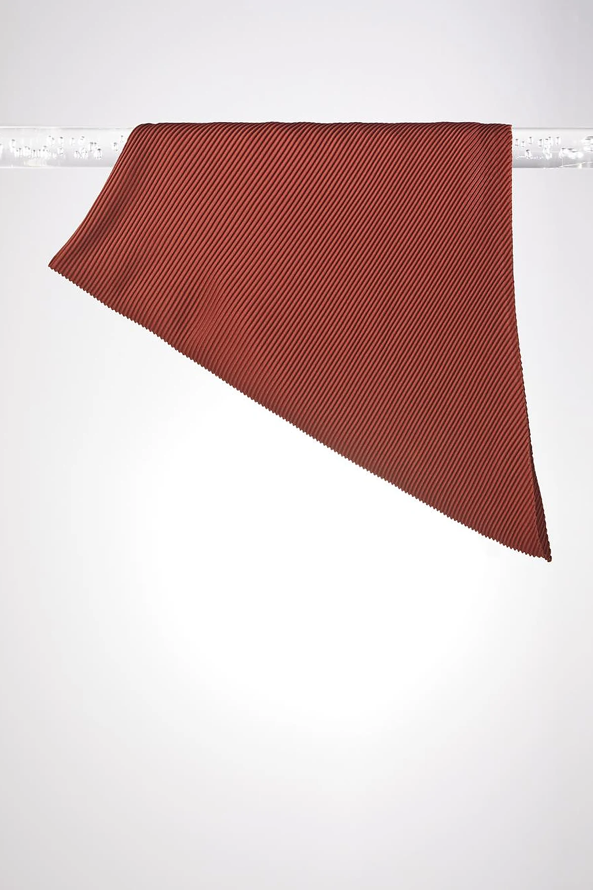 Pleated Scarf Red Brown
