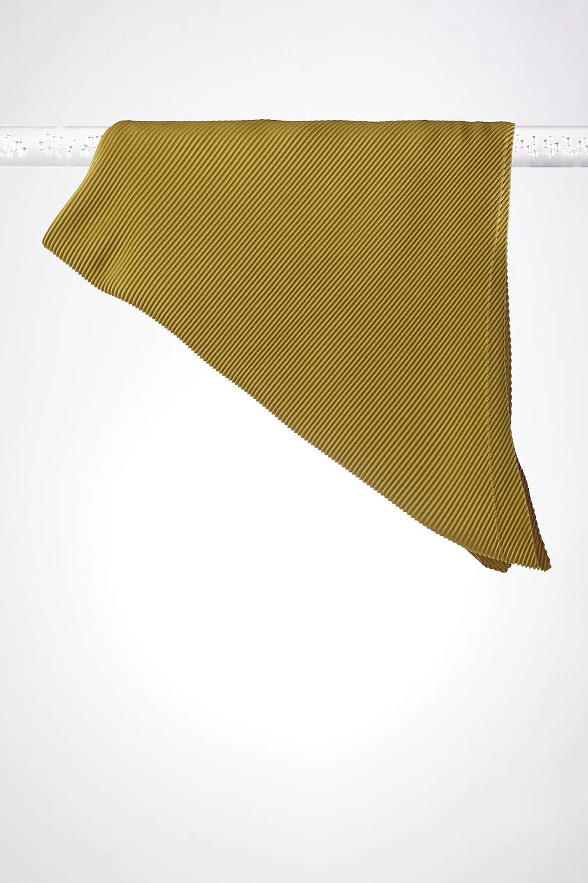 Pleated Scarf Oil Green