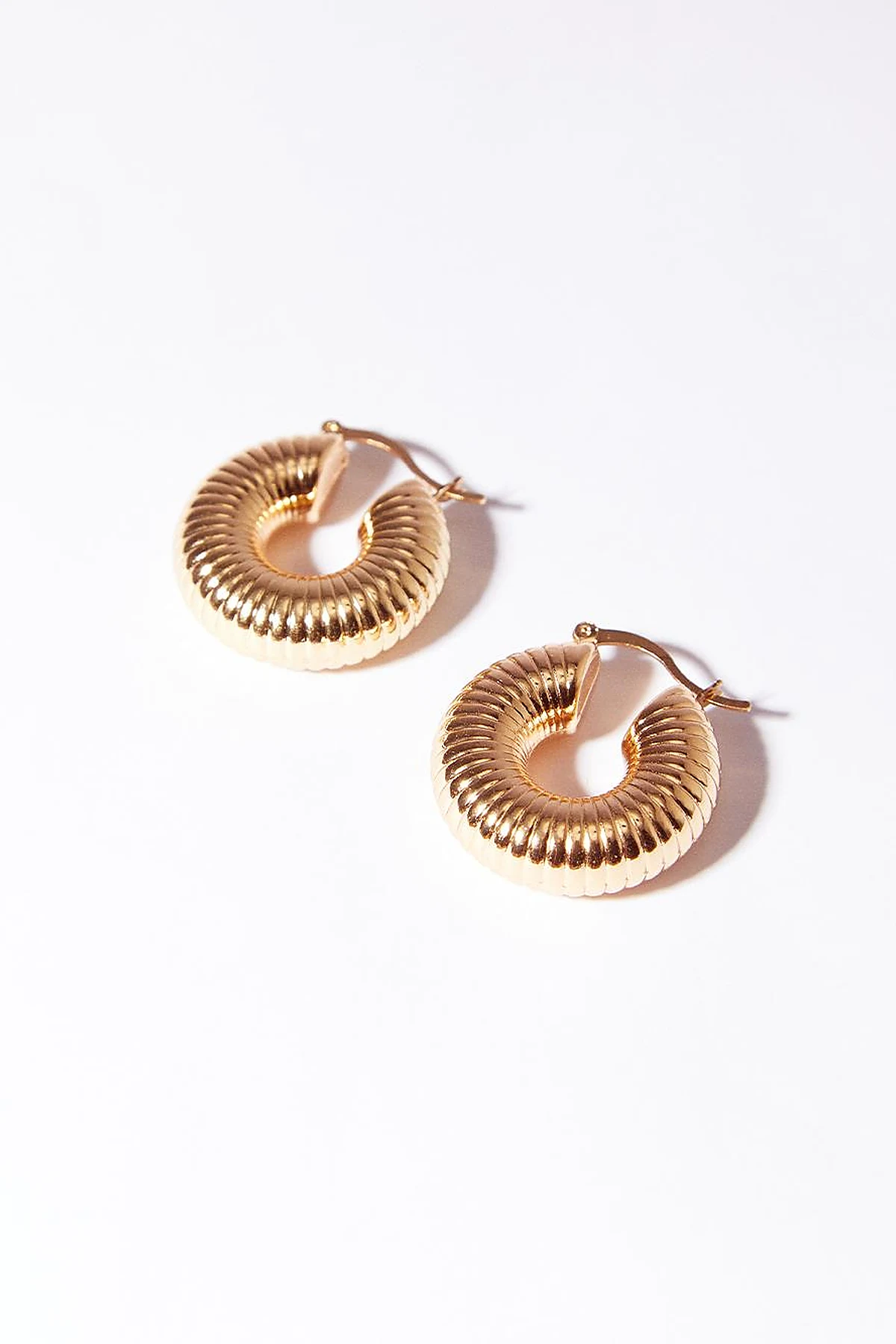 Ribbed Hoop Earrings Gold