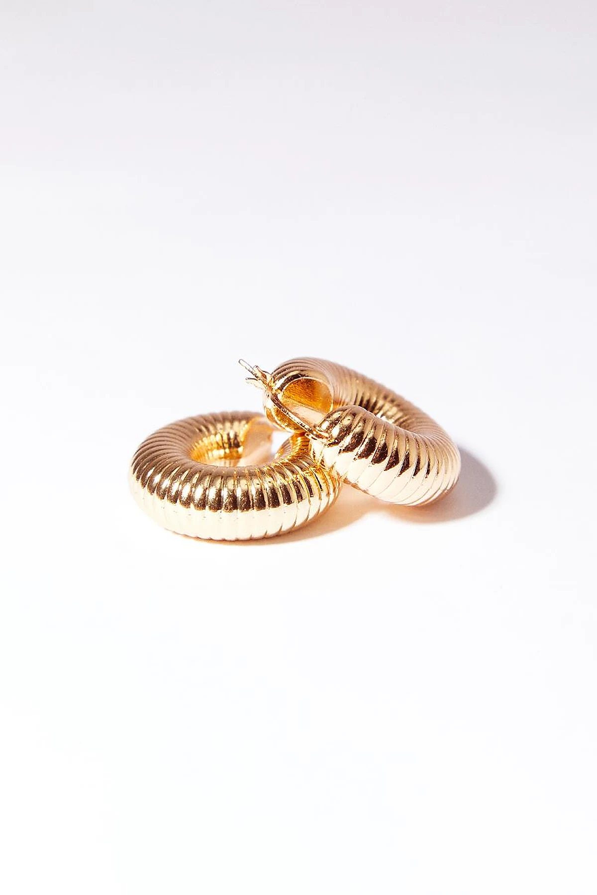 Ribbed Hoop Earrings Gold