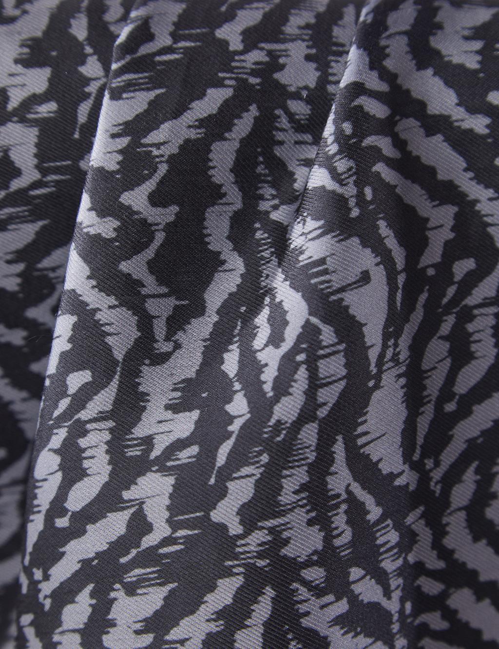 Zebra Desenli Şal Siyah