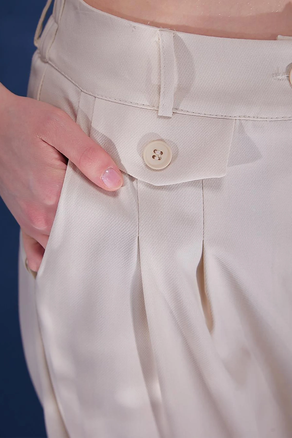 Pleated Pants Cream