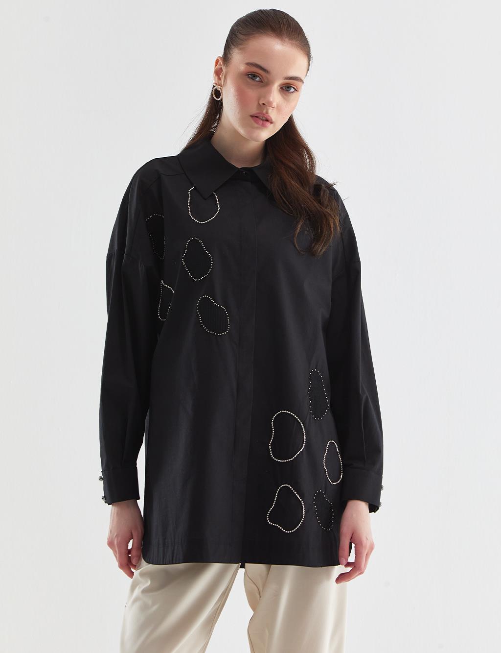 Patı Gizli İşlemeli Tunik Siyah