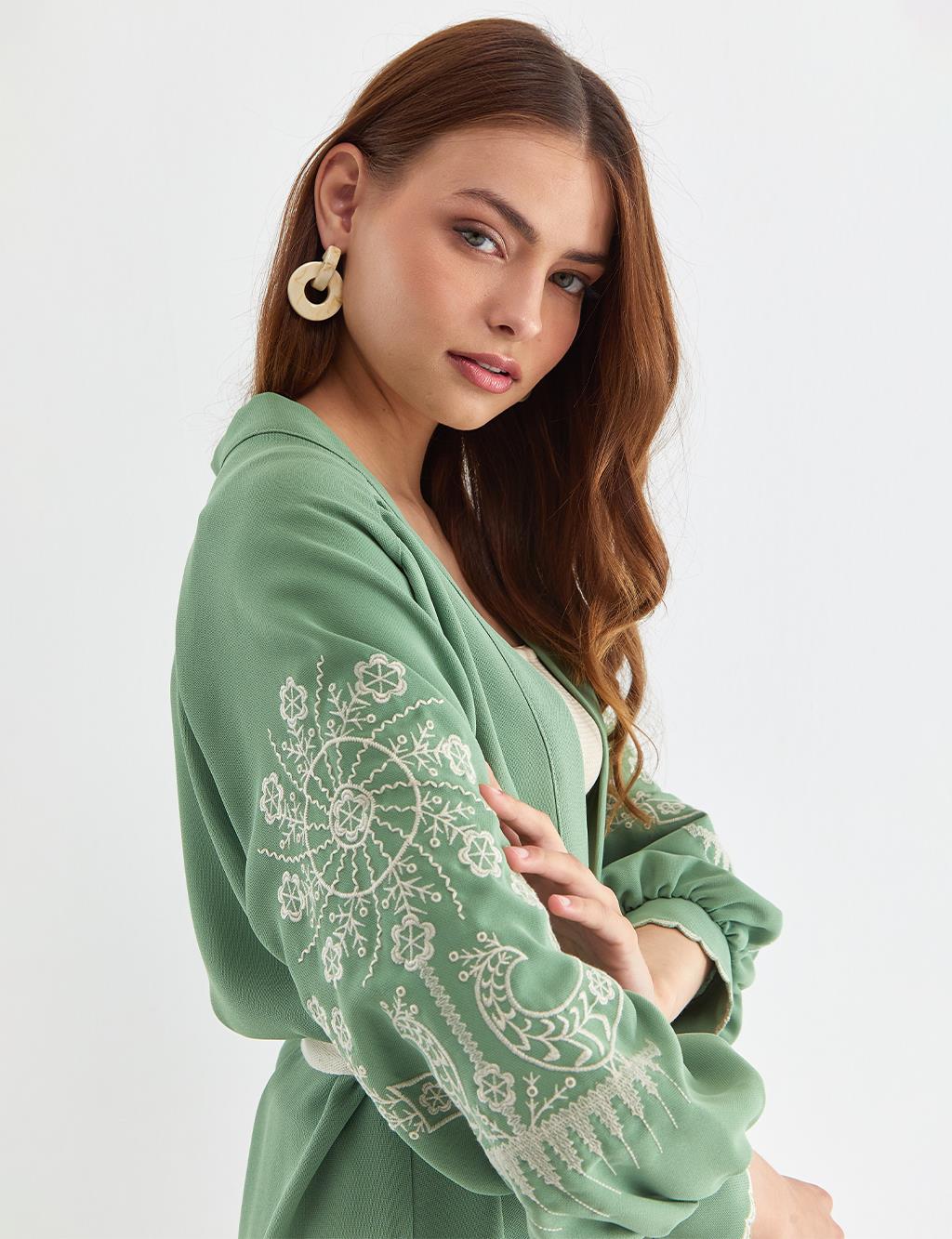 Kolları Nakışlı Kimono Çağla Yeşili