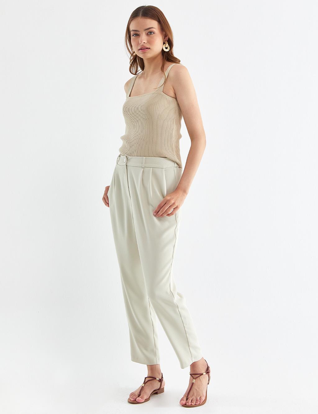 Pleated Classic Pants Cream