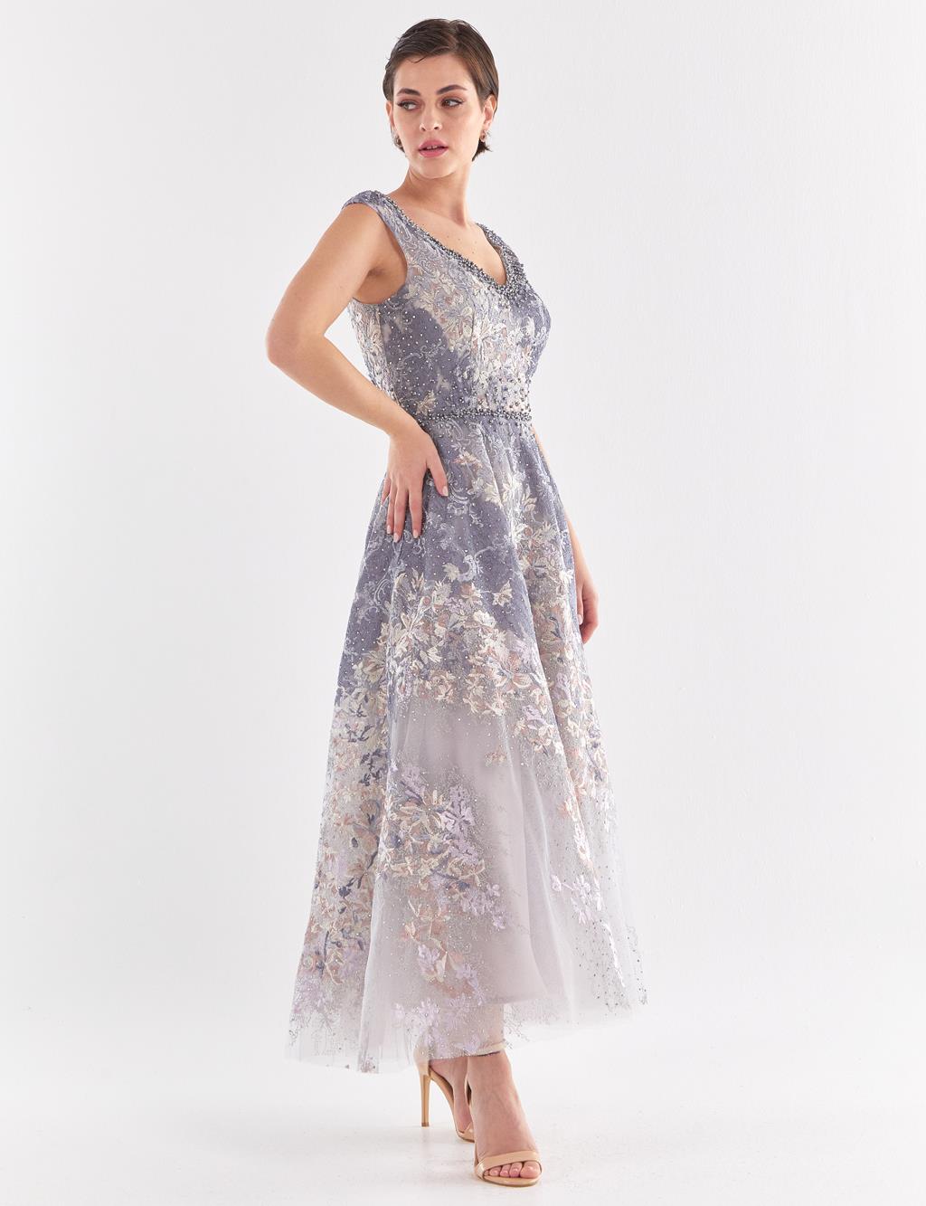 Nakışlı Boncuklu V Yaka Abiye Gri