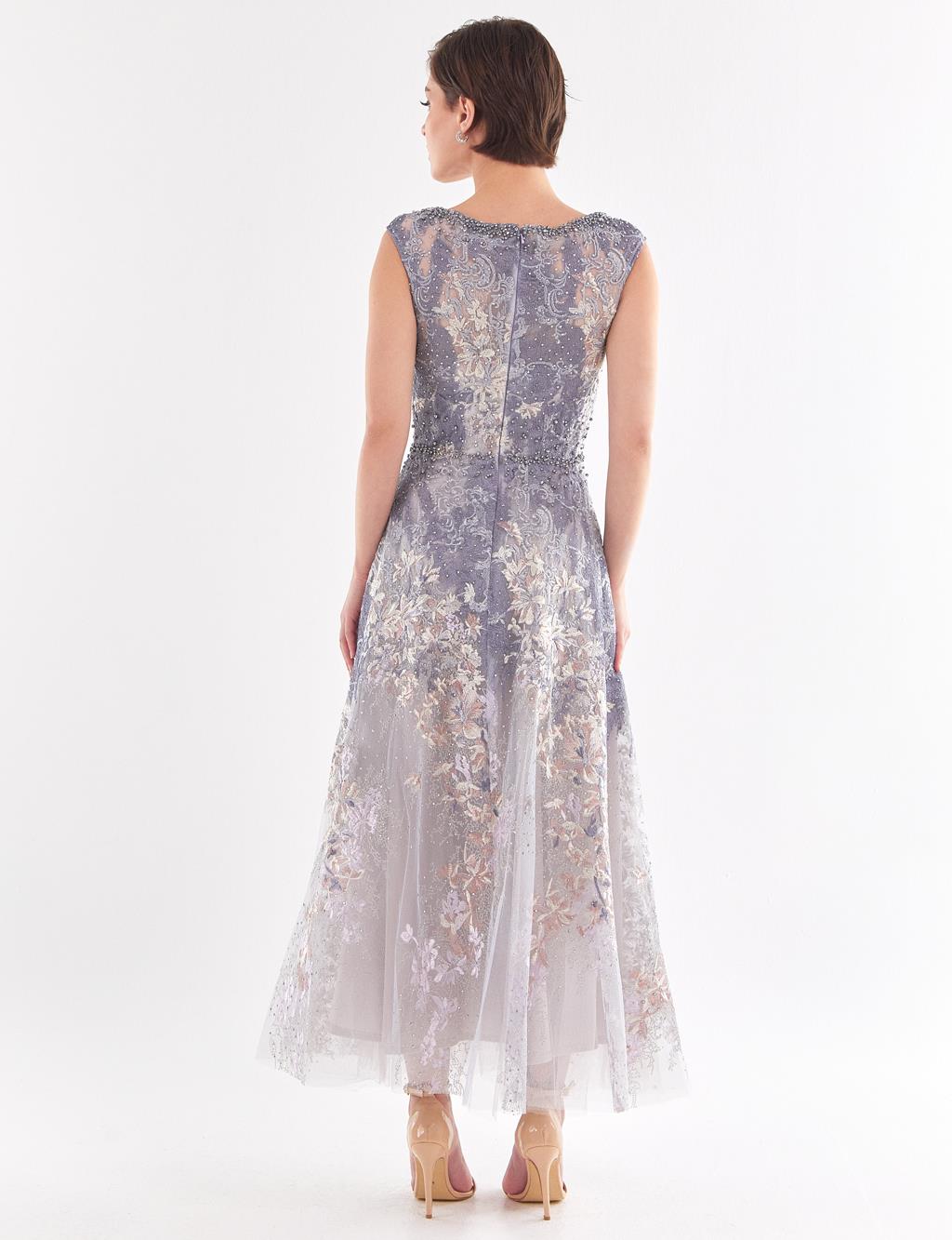 Nakışlı Boncuklu V Yaka Abiye Gri