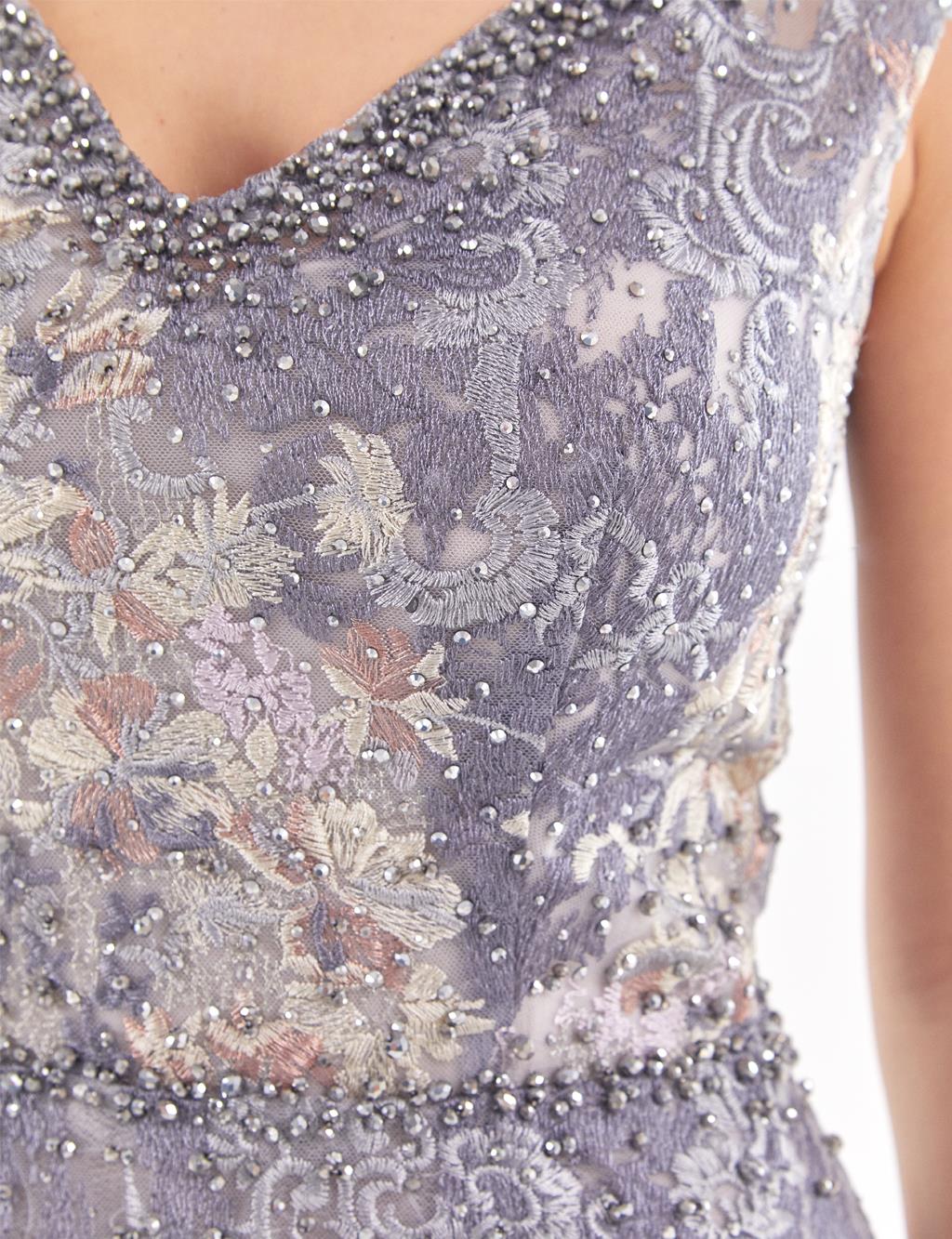 Nakışlı Boncuklu V Yaka Abiye Gri