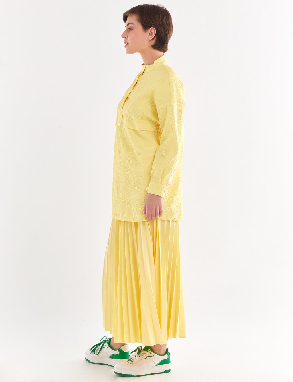 Relief Pattern Stand Collar Sweat Yellow