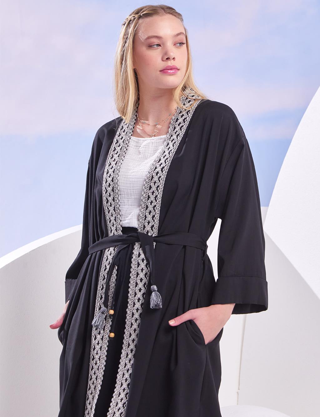KYR Embroidered Detailed Abaya Black