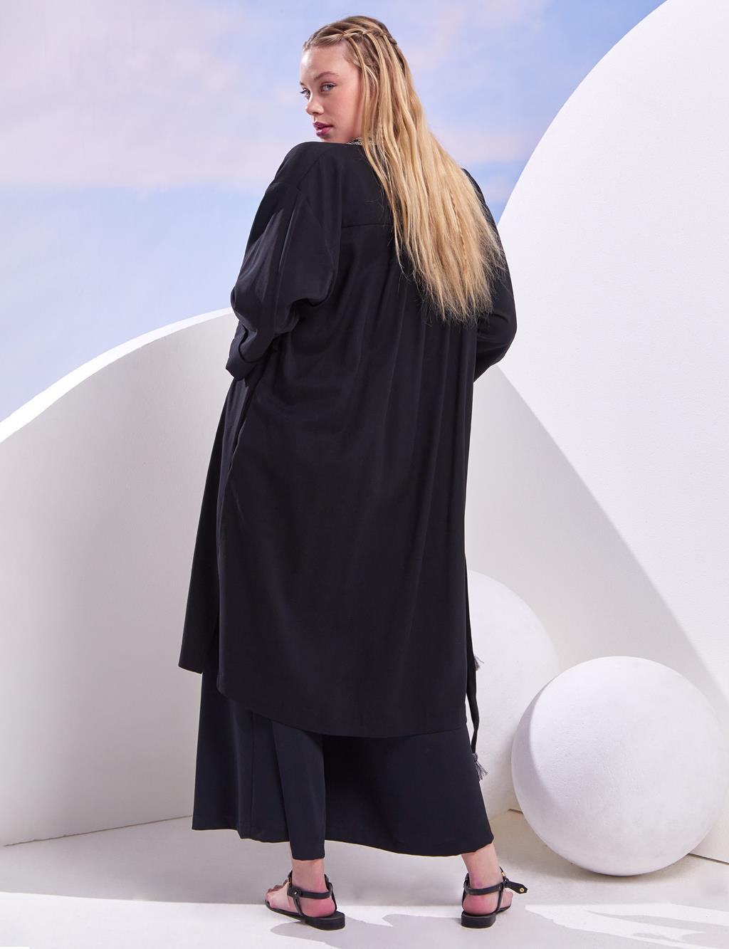 KYR Embroidered Detailed Abaya Black