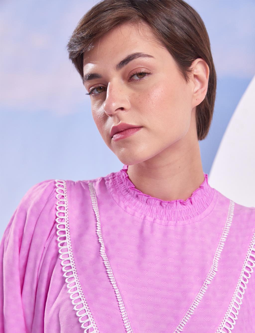 Şerit Güpürlü Büzgü Yaka Tunik Şeker Pembe