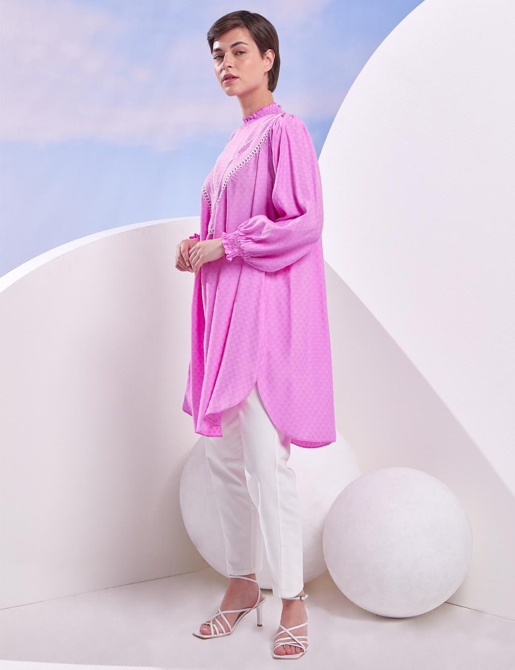 Şerit Güpürlü Büzgü Yaka Tunik Şeker Pembe
