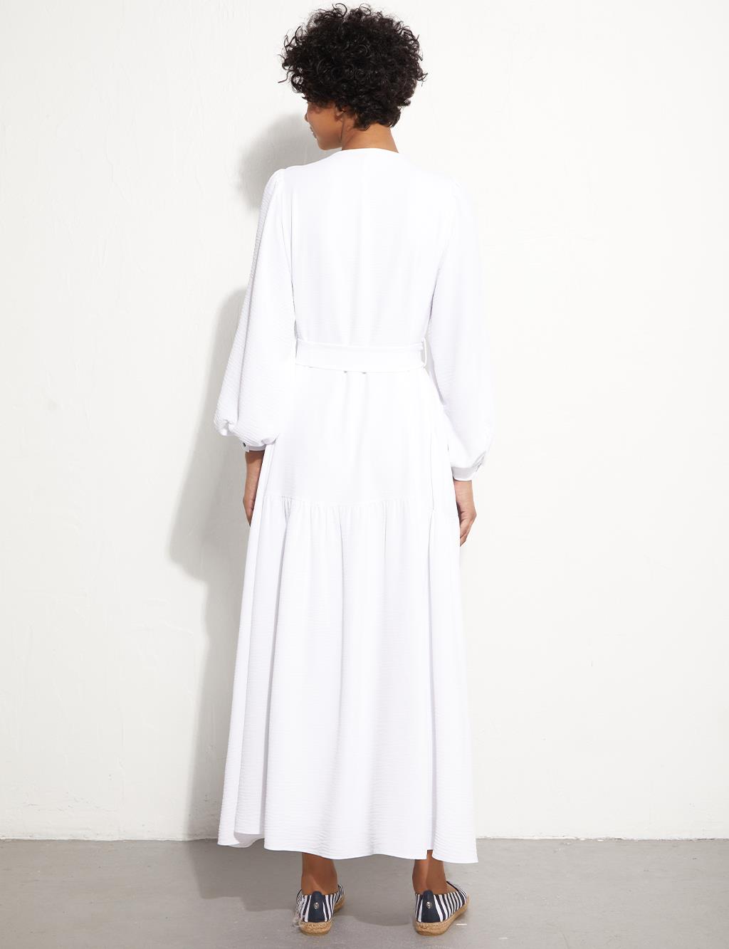 KYR Kat Detaylı Nakışlı Elbise Beyaz