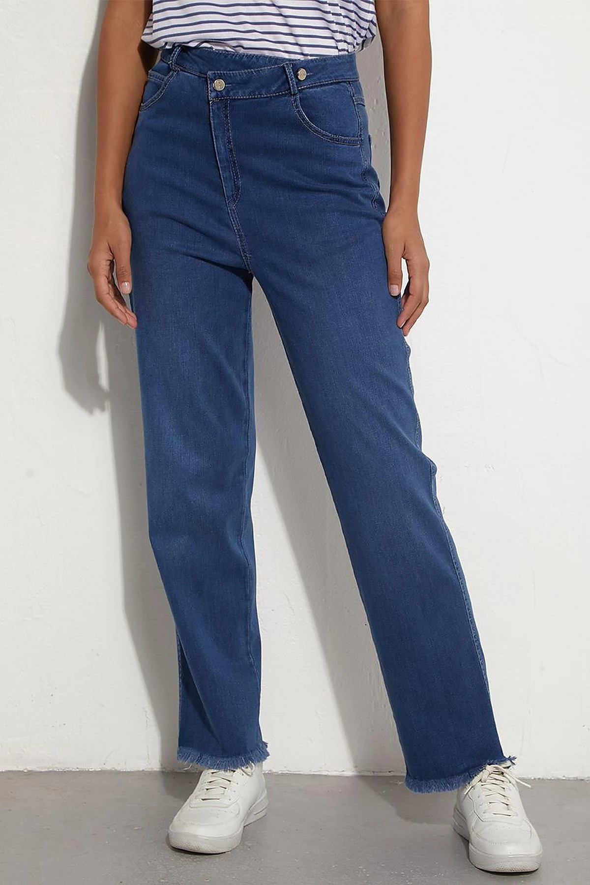 BASIC Beli Çapraz Kapamalı Denim Pantolon İndigo