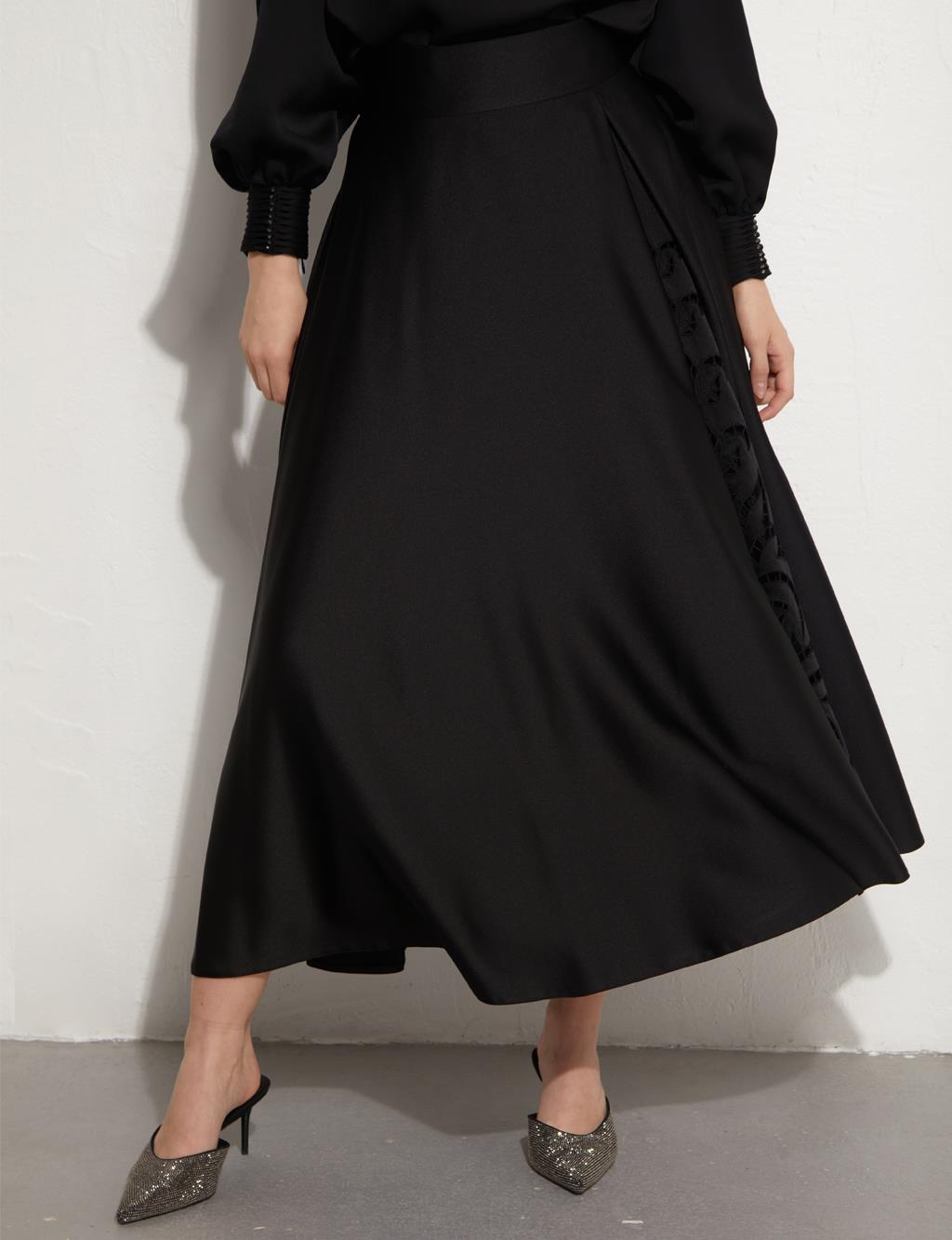 Volanlı Lazer Kesim Etek Siyah