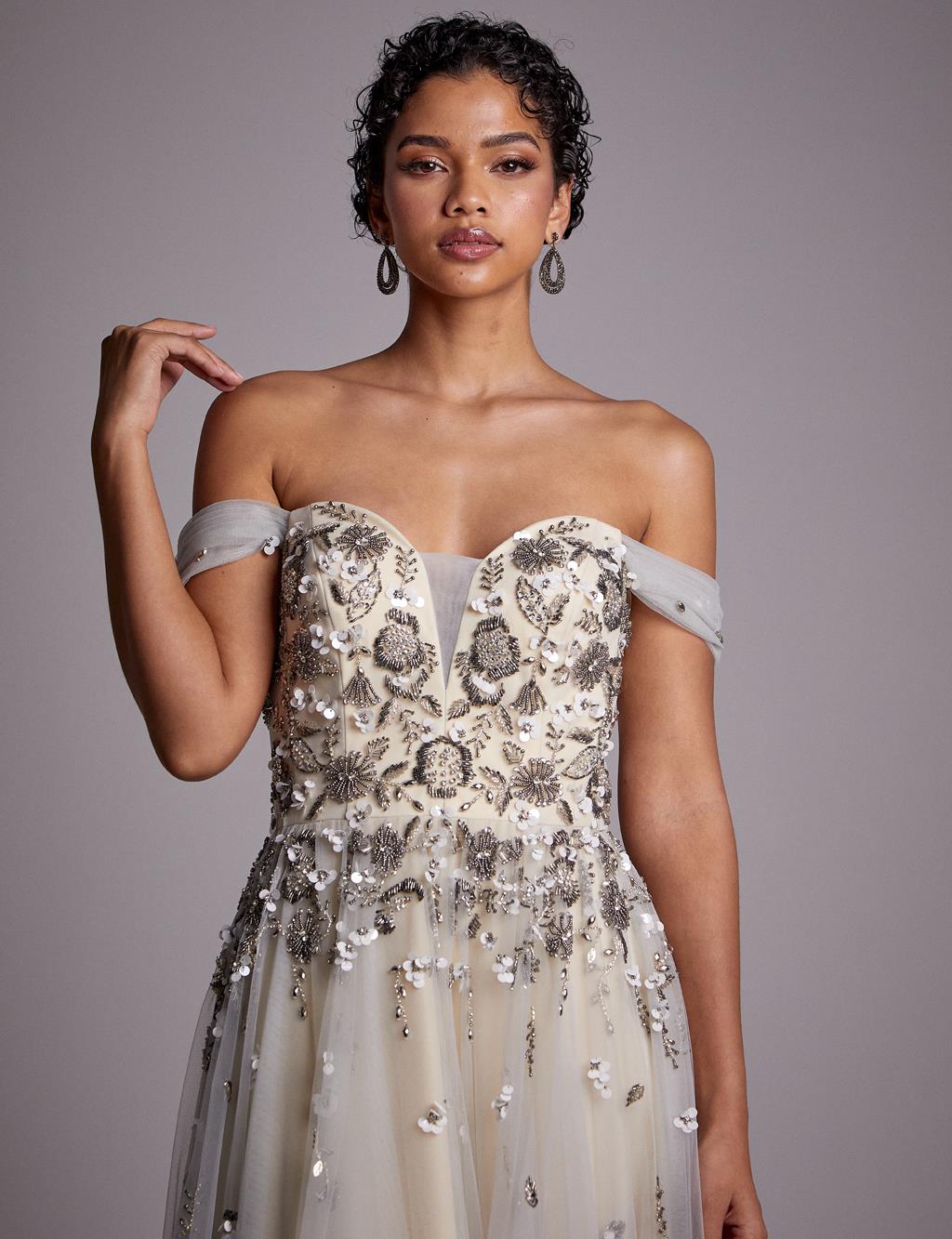 TIARA Dökümlü Straplez Abiye Badem Sütü