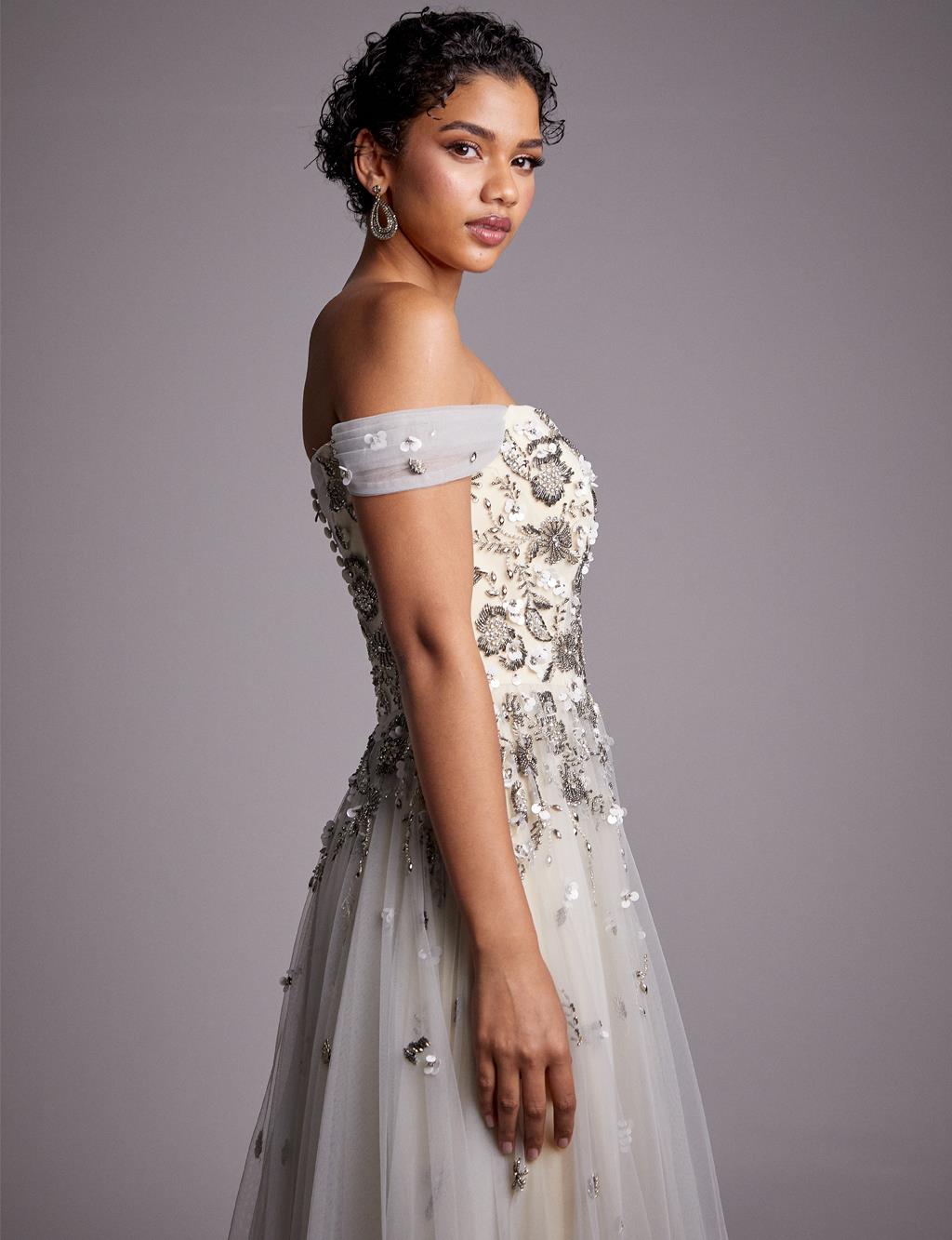 TIARA Dökümlü Straplez Abiye Badem Sütü