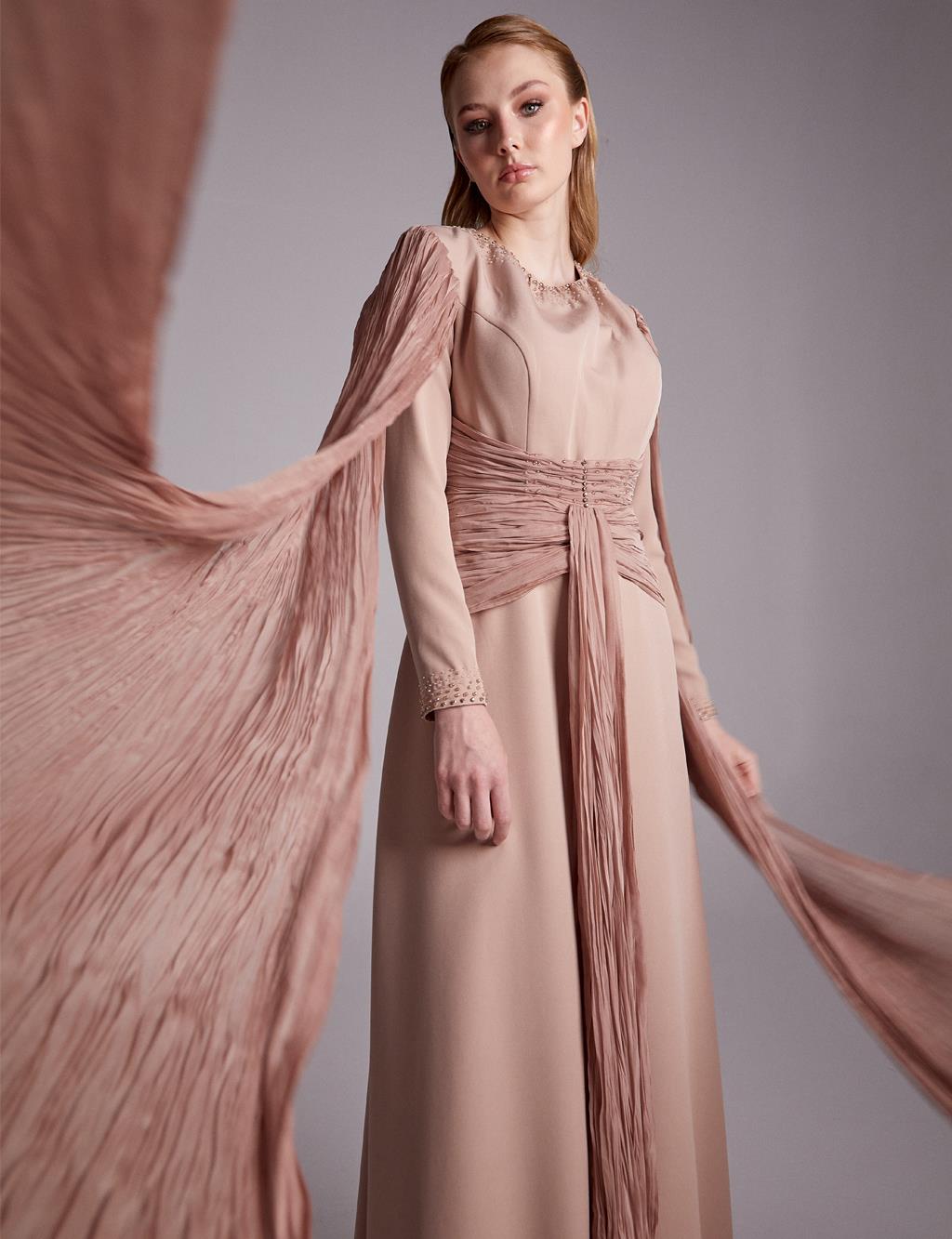 Tül Detaylı Drapeli Abiye Bej