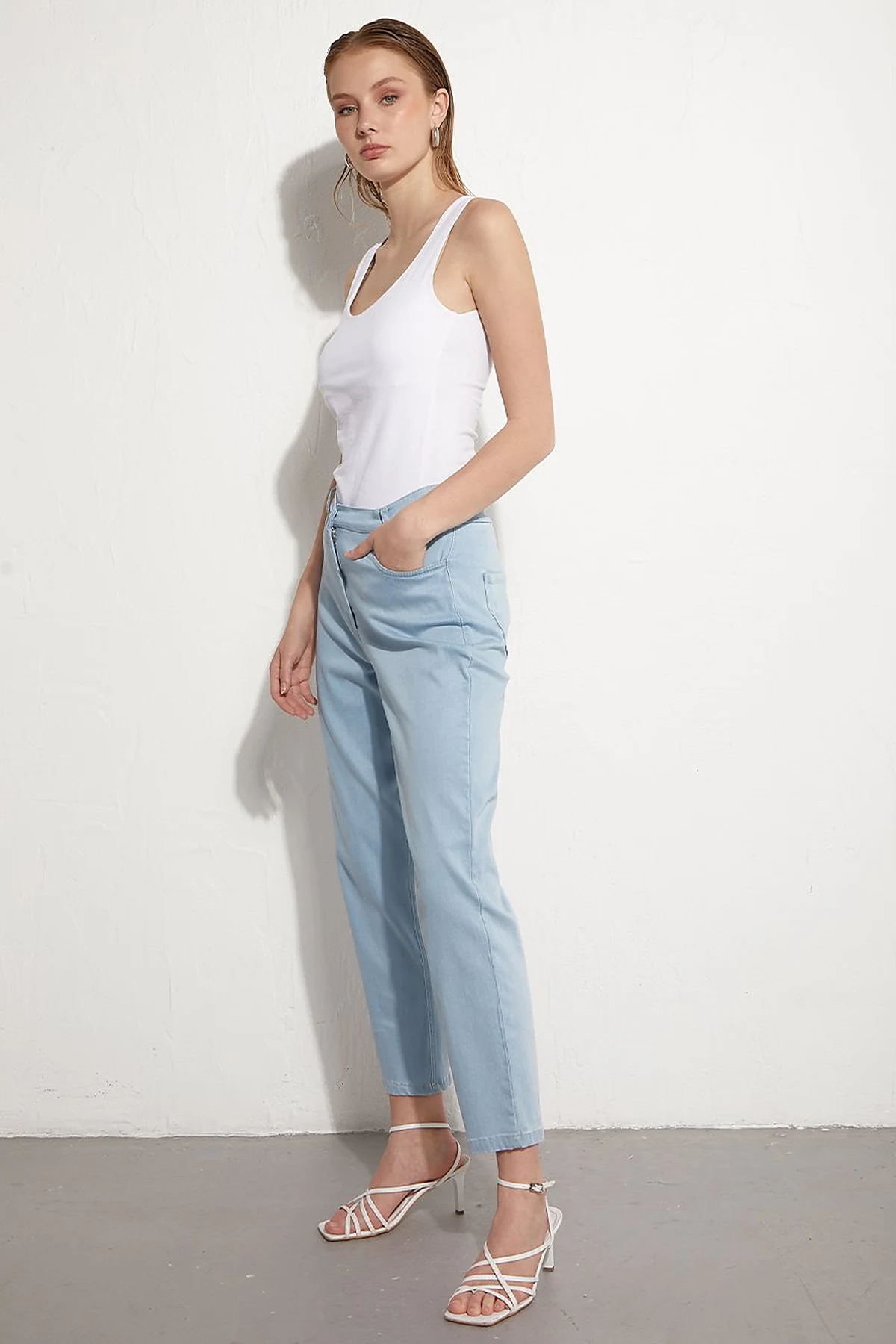 Havuç Kesim Denim Pantolon Açık Mavi