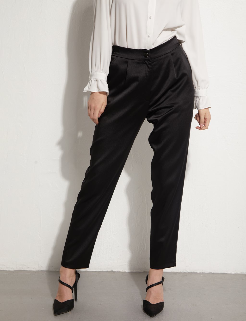 Pleated Satin Pants Black