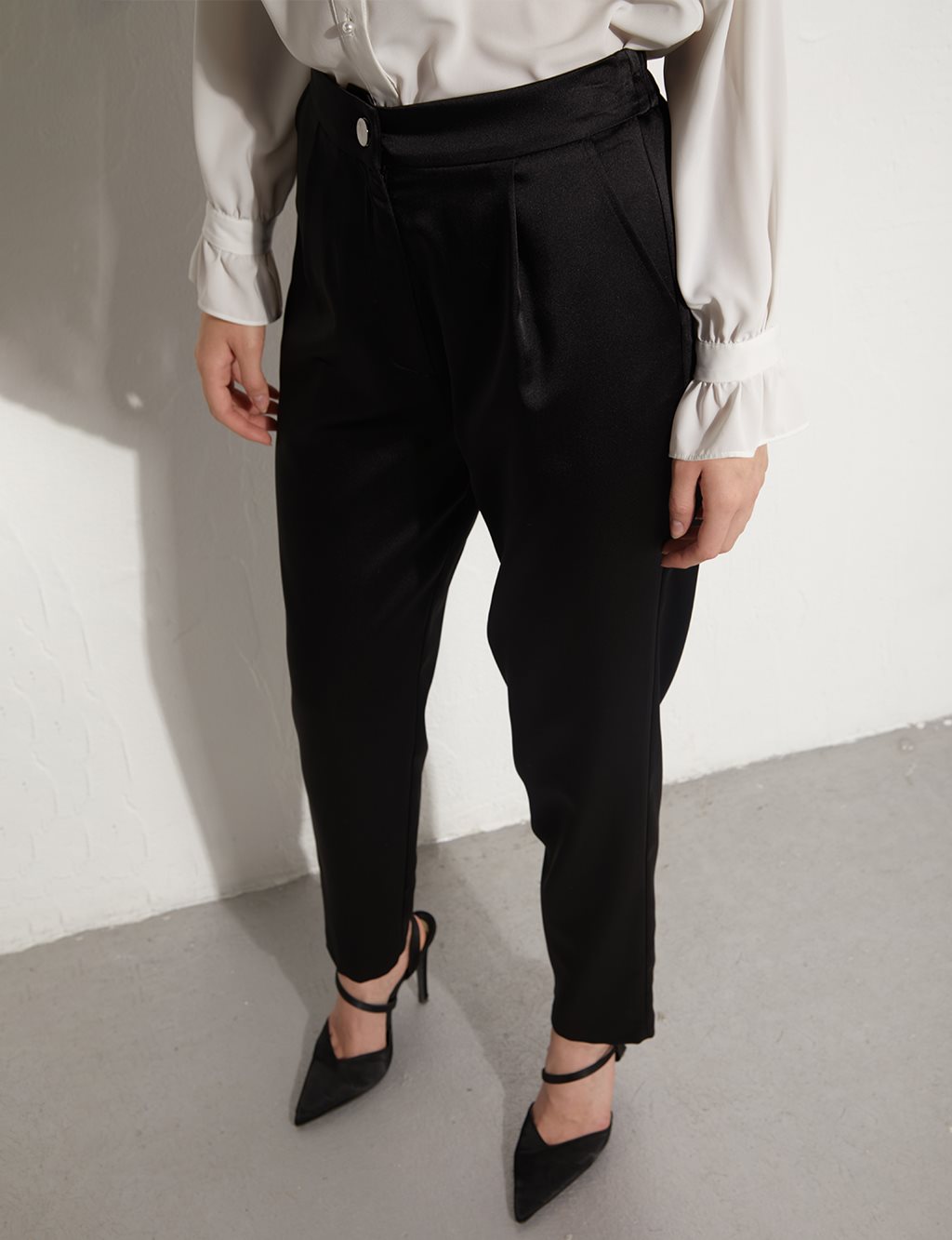 Pleated Satin Pants Black