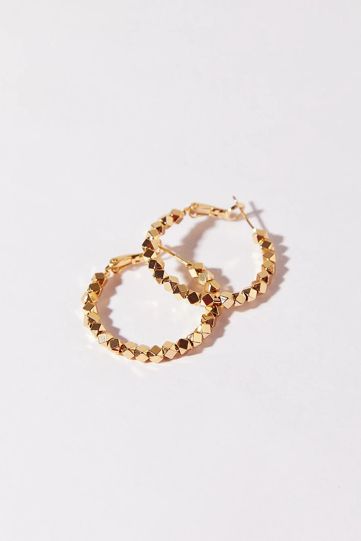 Geometrik Detaylı Halka Küpe Gold