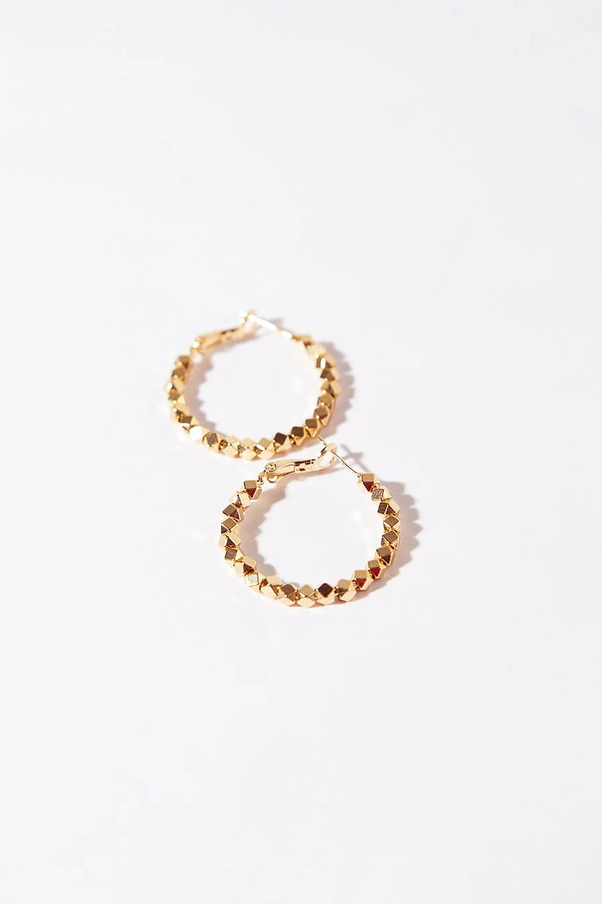 Geometrik Detaylı Halka Küpe Gold